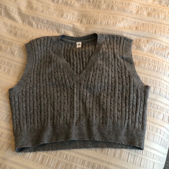 SOFT GREY CROPPED TWIK SWEATER VEST - Picture 5 of 6